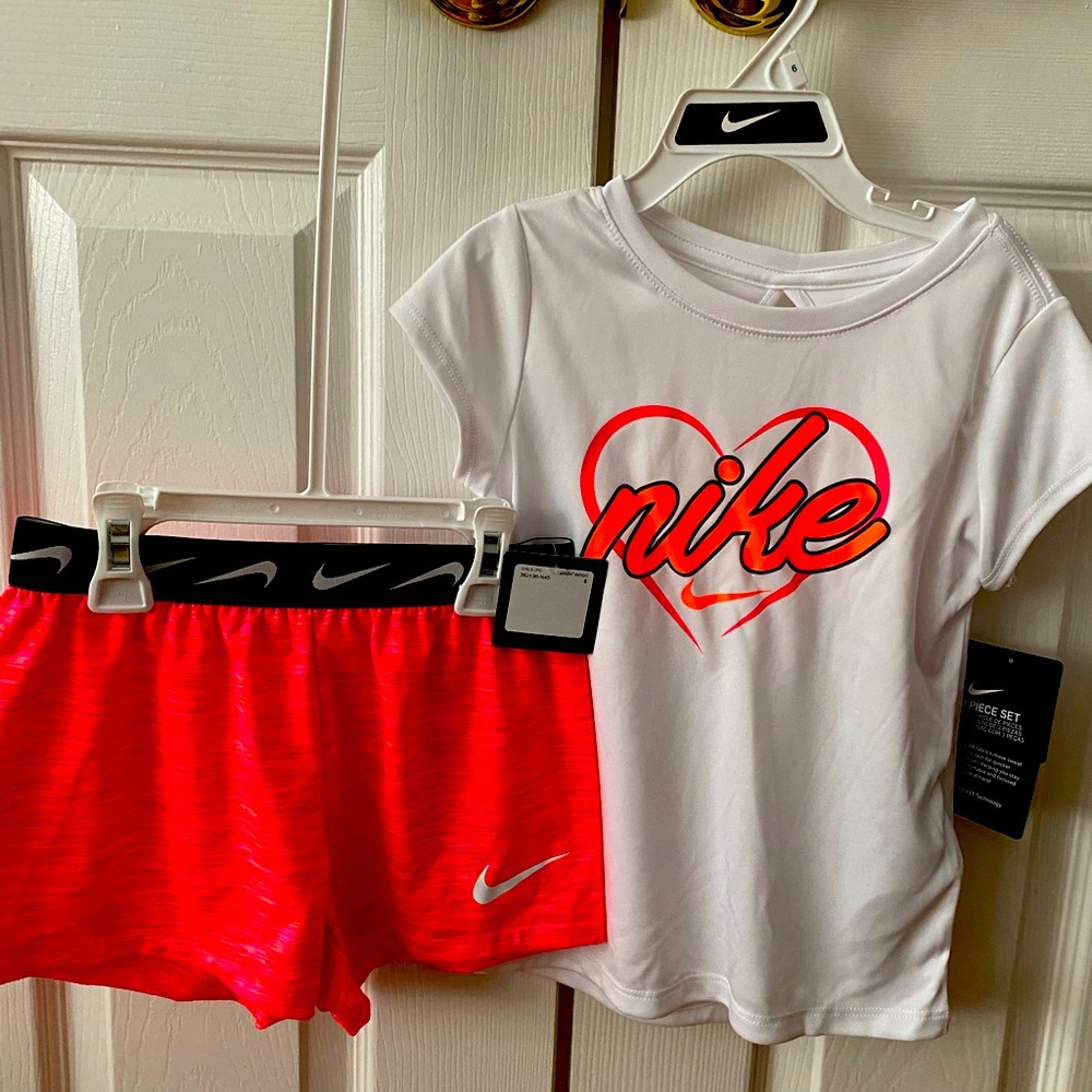 Nike girl sports sets size 6